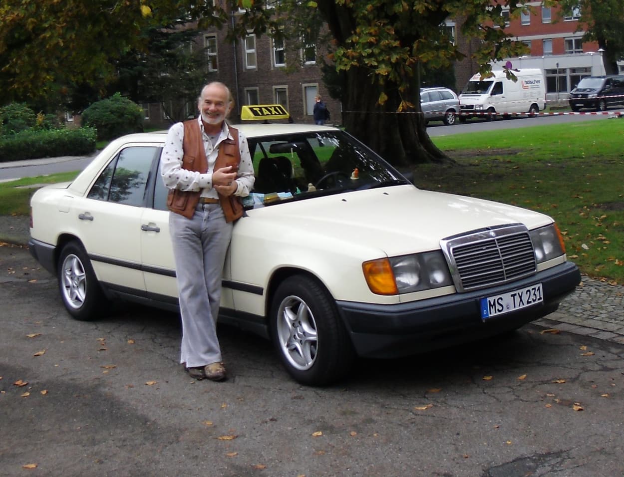 large car image