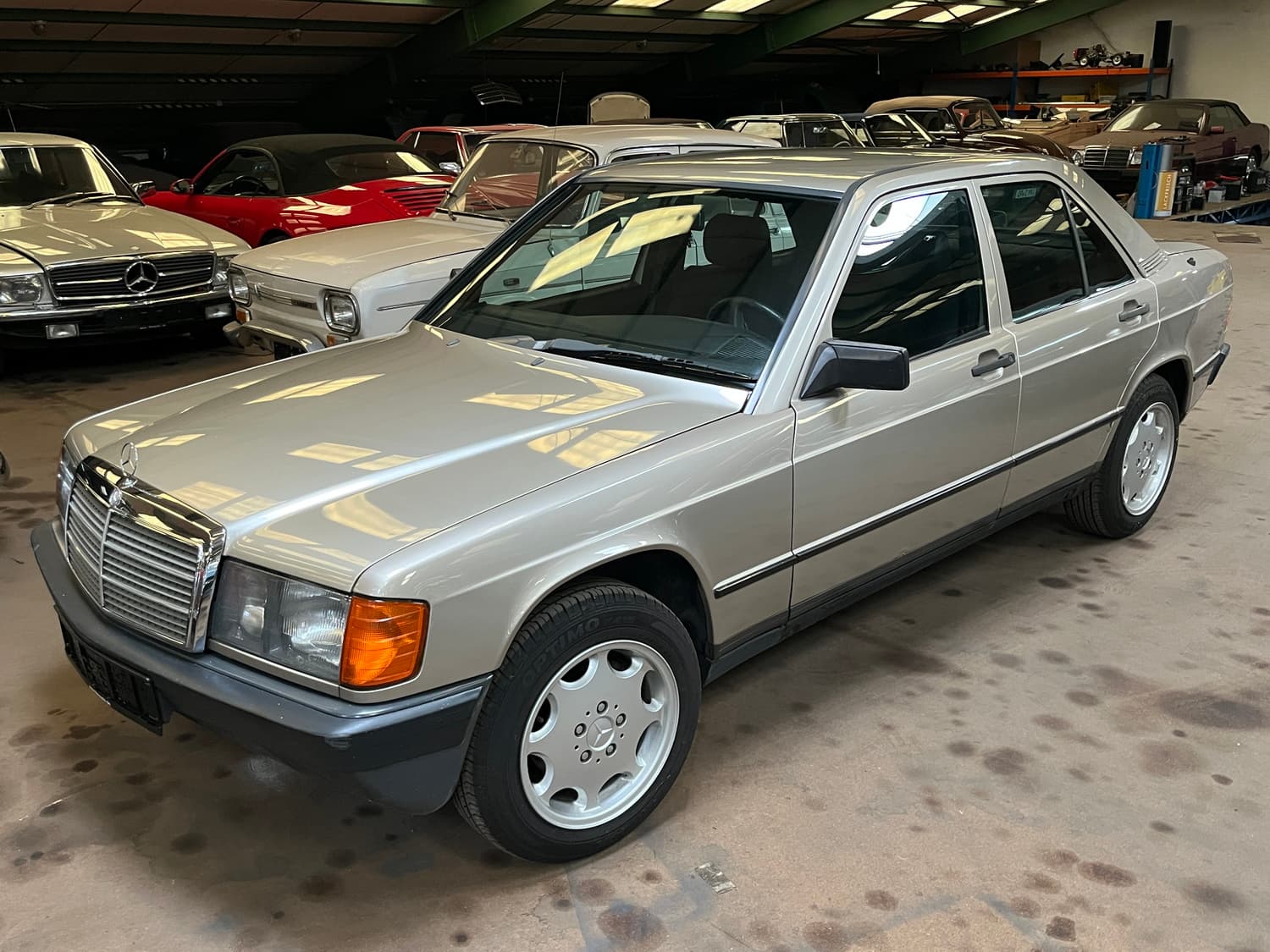 Bild vom Mercedes 190 Champangermetallic